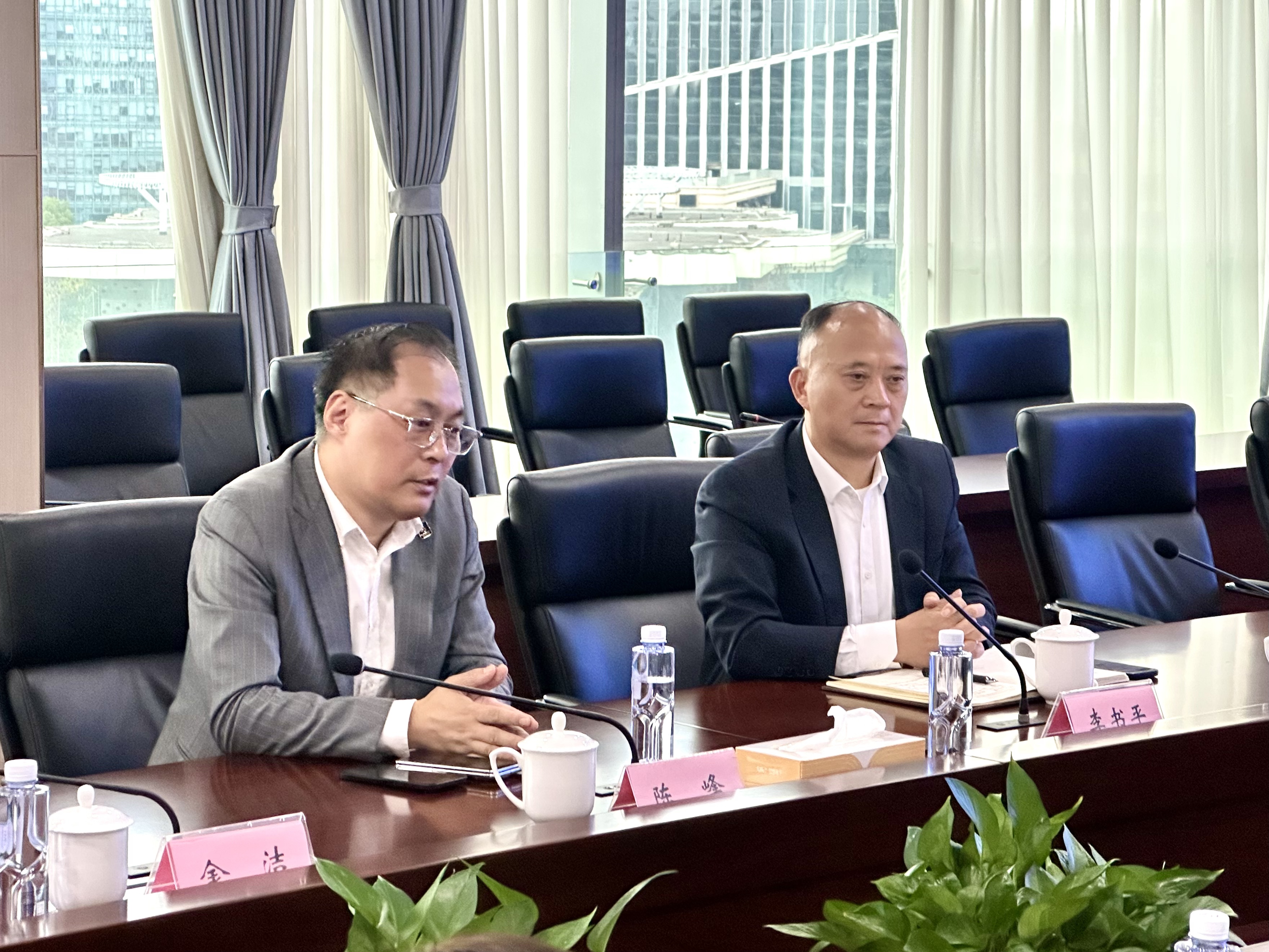 1764059557757051.jpg 1764059557757051.jpg