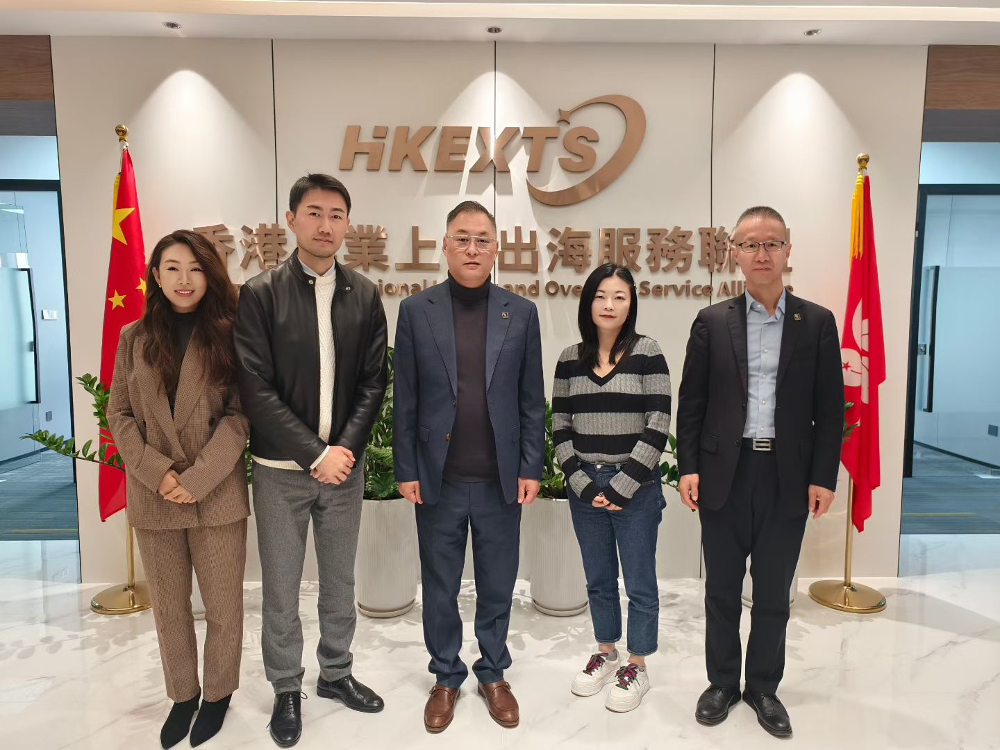 1764300917978057.jpg 1764300917978057.jpg